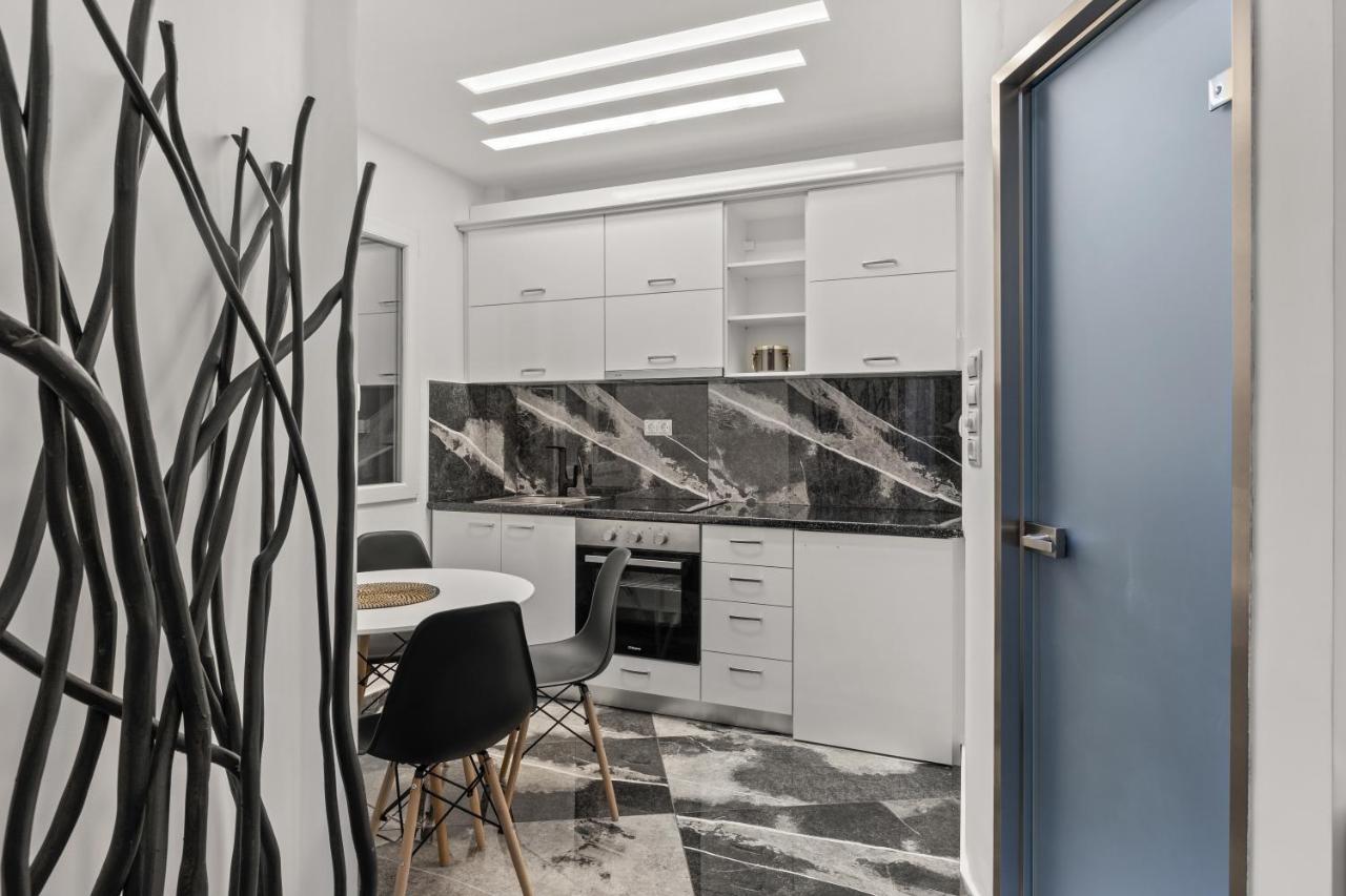 Athens Warehouse Boutique Hotel & Suites Exteriör bild