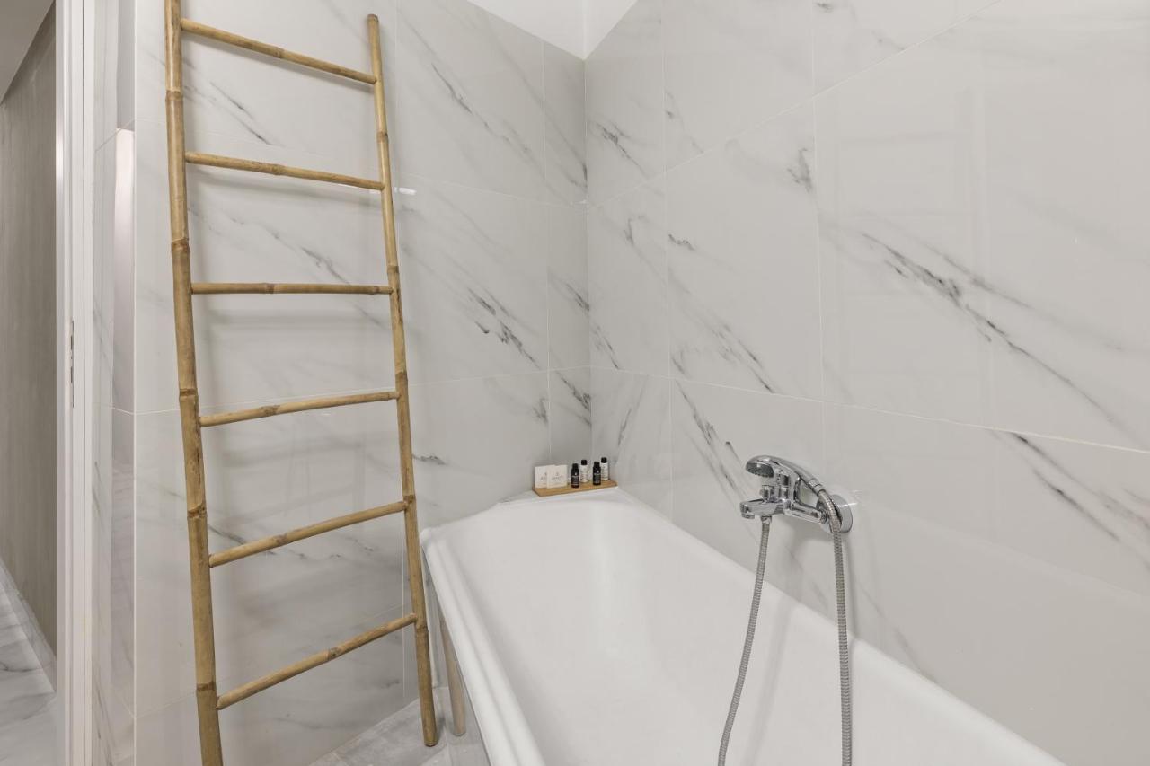 Athens Warehouse Boutique Hotel & Suites Exteriör bild