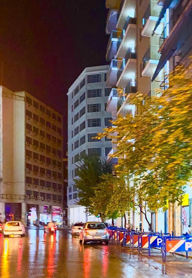 Athens Warehouse Boutique Hotel & Suites Exteriör bild